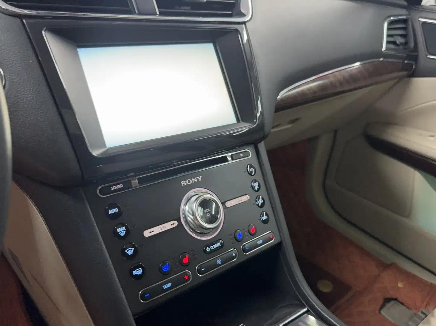 Ford Taurus 2015 EcoBoost 325 V6 Flagship Model — миниатюра 11