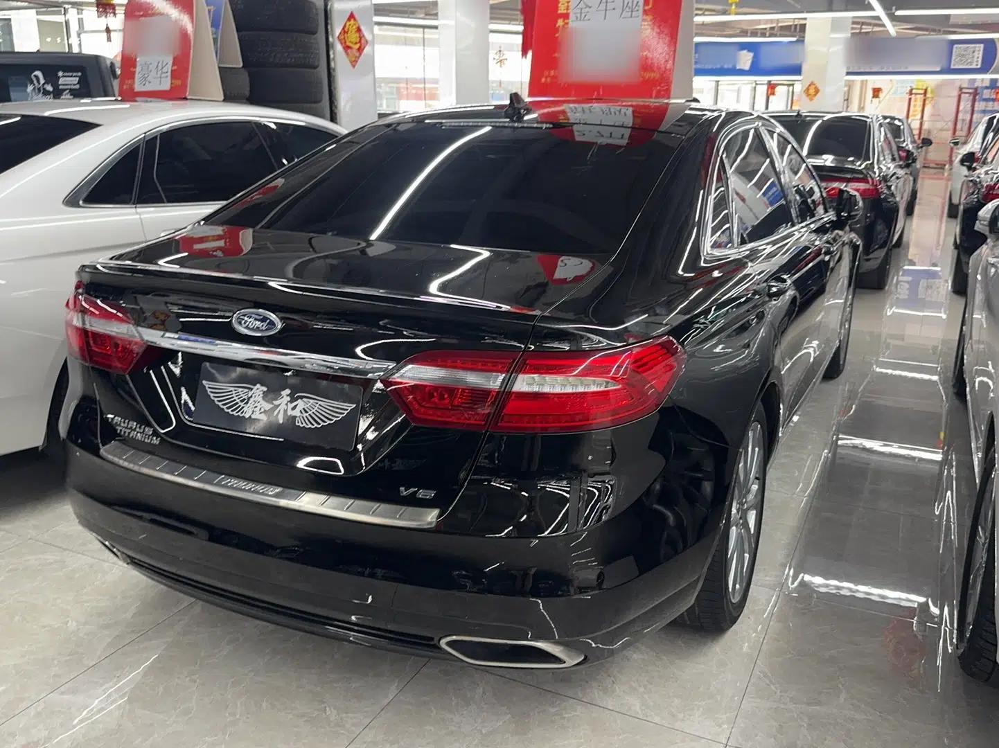 Ford Taurus 2015 EcoBoost 325 V6 Flagship Model — миниатюра 5