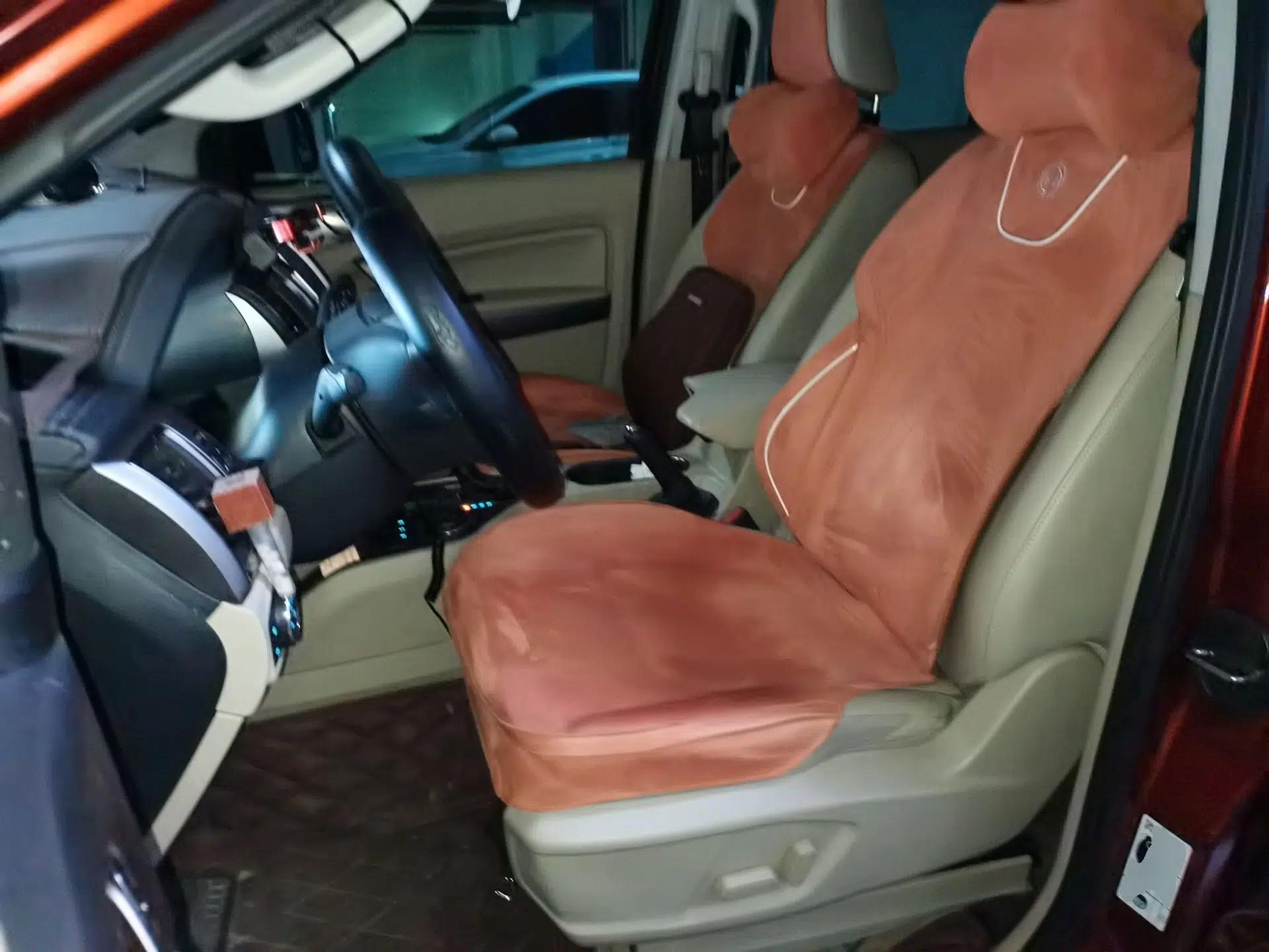 Ford Everest 2016 2.0T Gasoline Automatic 4x4 Luxury Edition — миниатюра 15