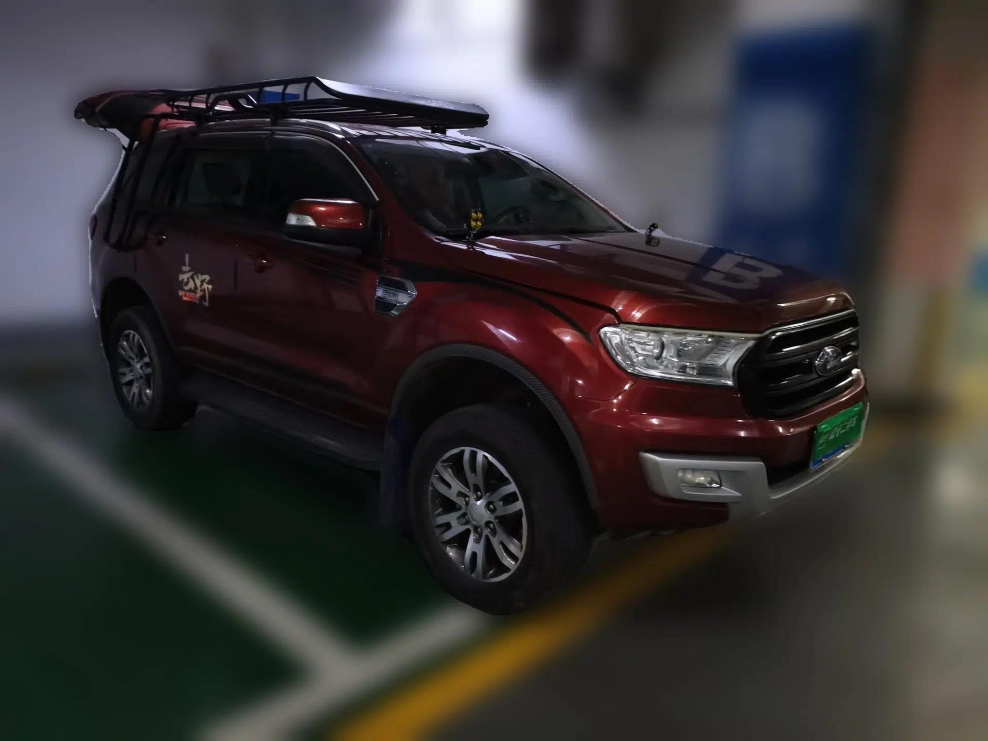 Ford Everest 2016 2.0T Gasoline Automatic 4x4 Luxury Edition — миниатюра 3