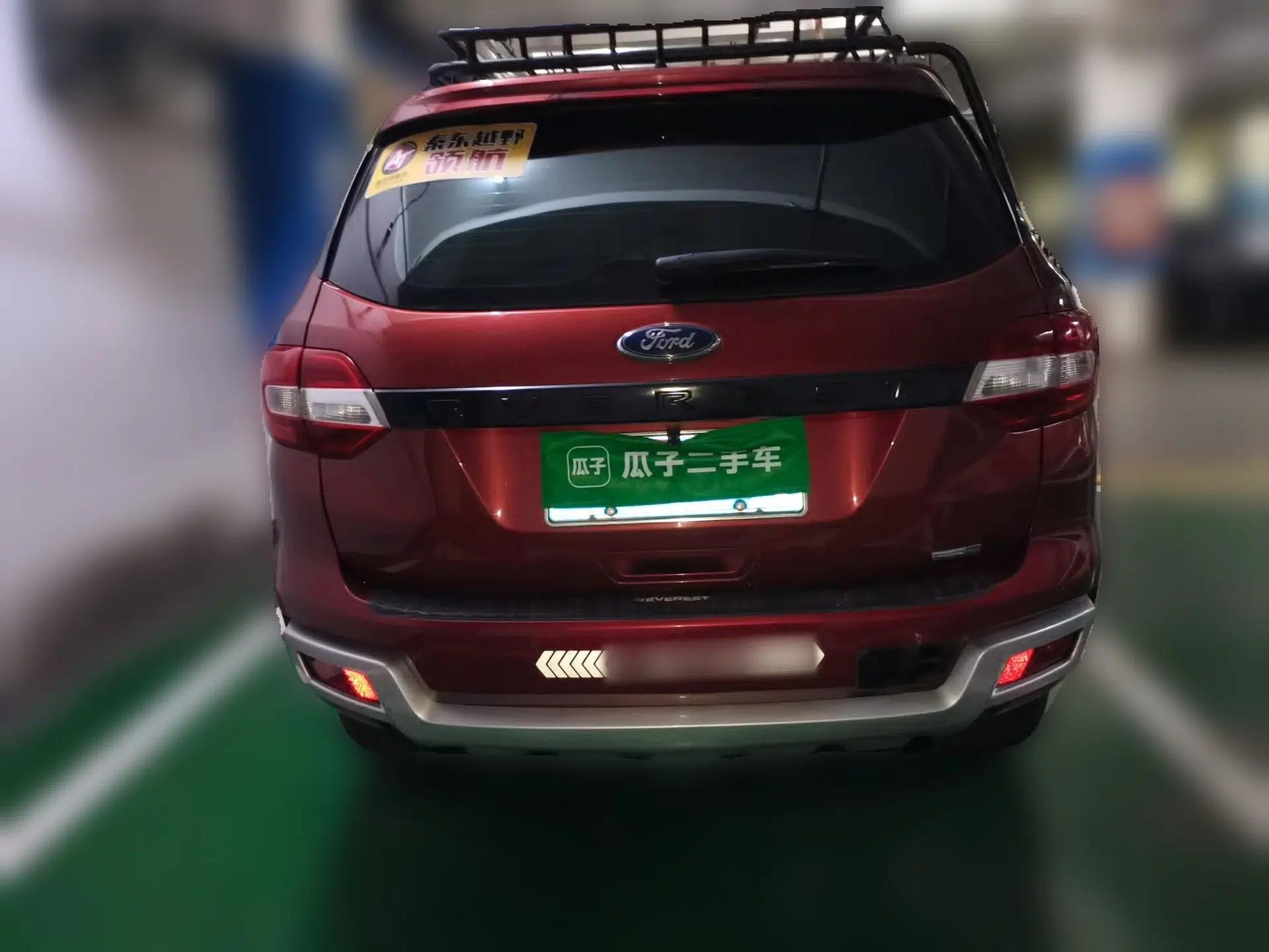 Ford Everest 2016 2.0T Gasoline Automatic 4x4 Luxury Edition — миниатюра 5