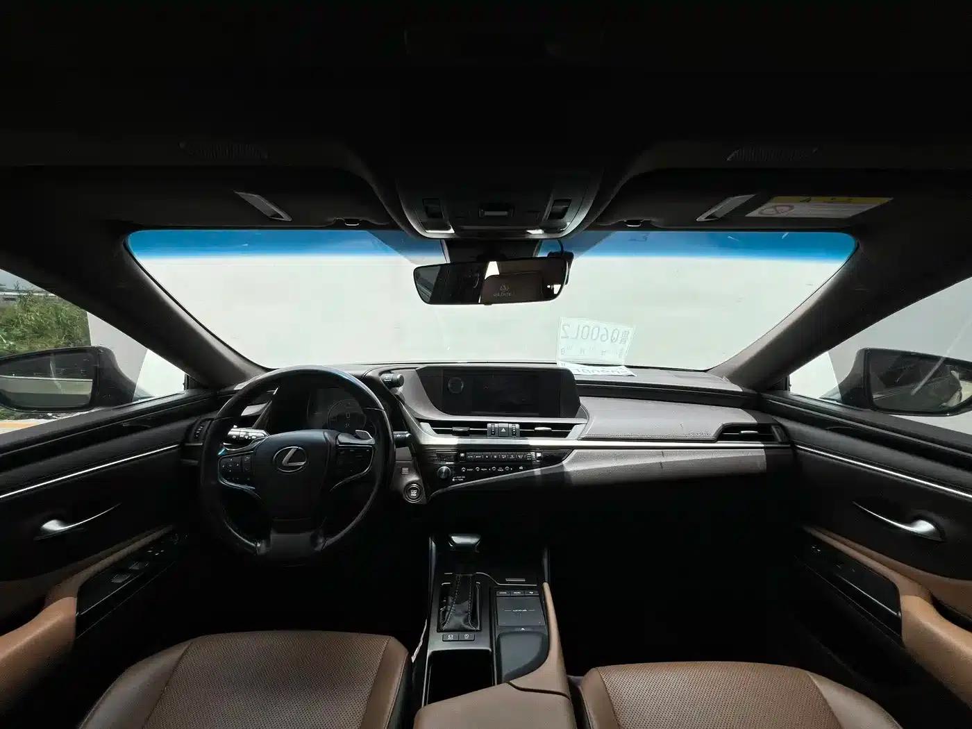 Lexus ES 2020 200 Excellence Edition — миниатюра 4