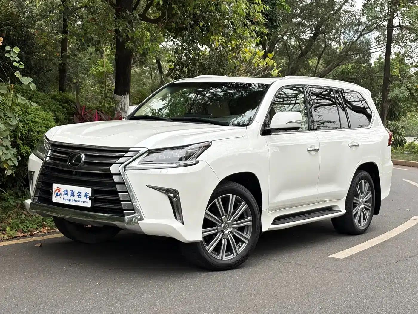 2016 Lexus LX 570 Premium Luxury Edition — миниатюра 1