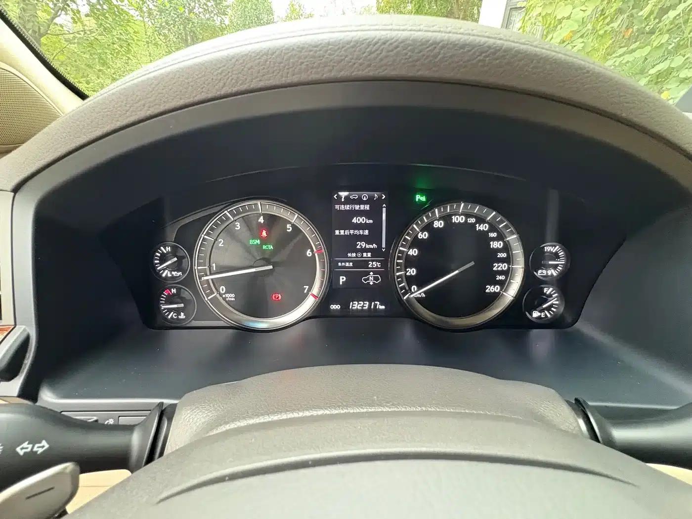 2016 Lexus LX 570 Premium Luxury Edition — миниатюра 17