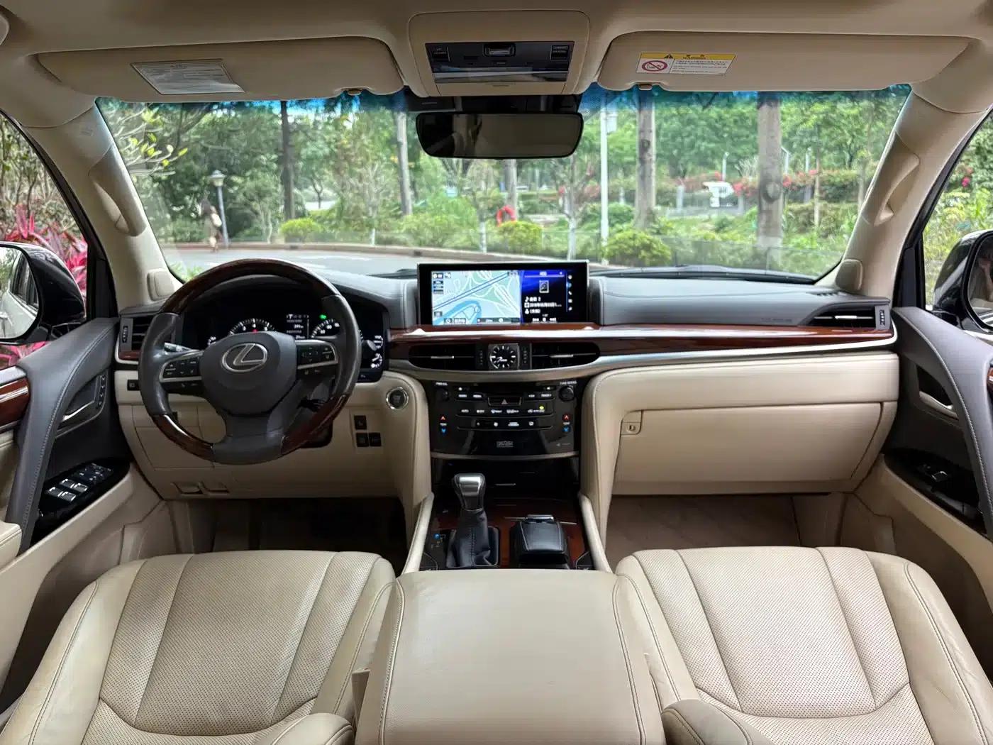 2016 Lexus LX 570 Premium Luxury Edition — миниатюра 18