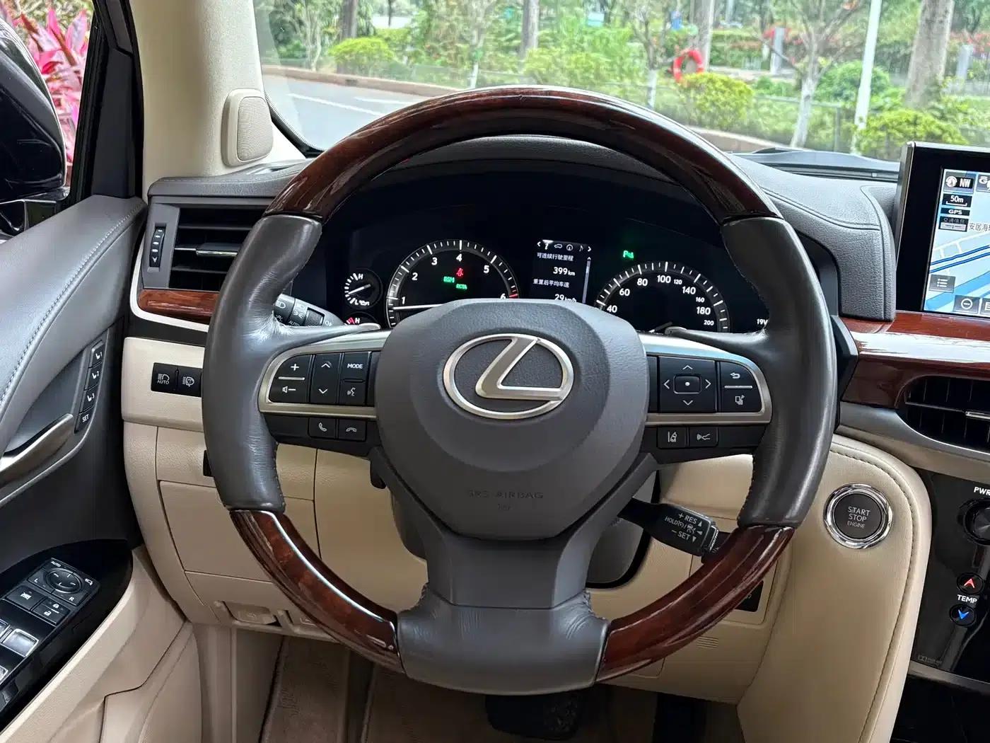 2016 Lexus LX 570 Premium Luxury Edition — миниатюра 21