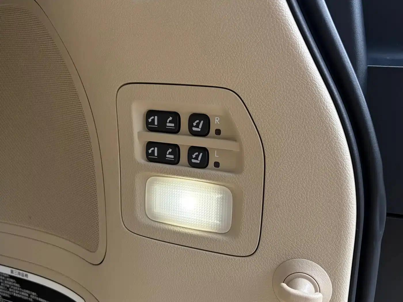 2016 Lexus LX 570 Premium Luxury Edition — миниатюра 23
