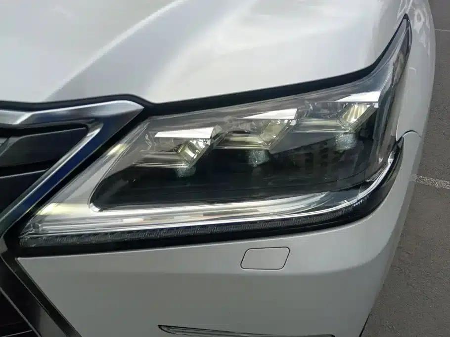 Lexus LX 2019 570 Dynamic Luxury Edition — миниатюра 5