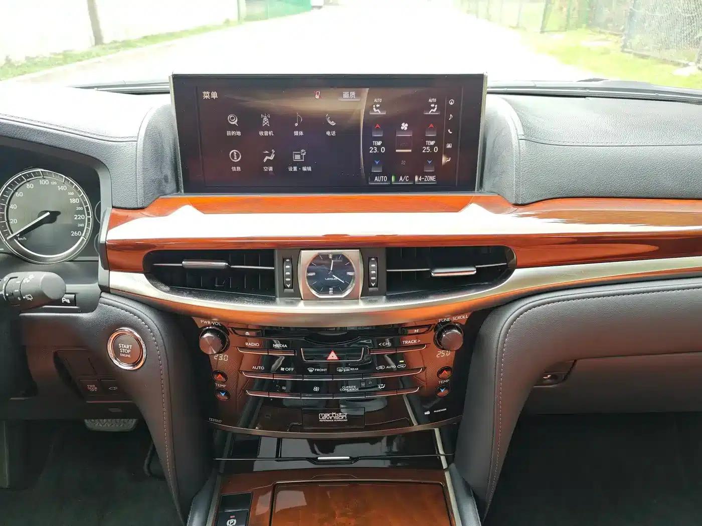 2016 Lexus LX 570 Dynamic Luxury Edition — миниатюра 13
