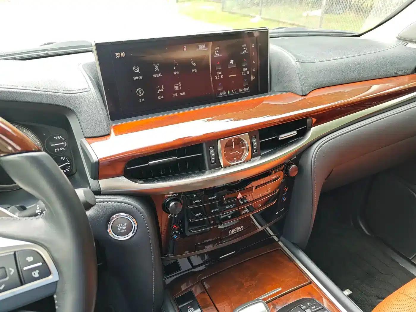 2016 Lexus LX 570 Dynamic Luxury Edition — миниатюра 17