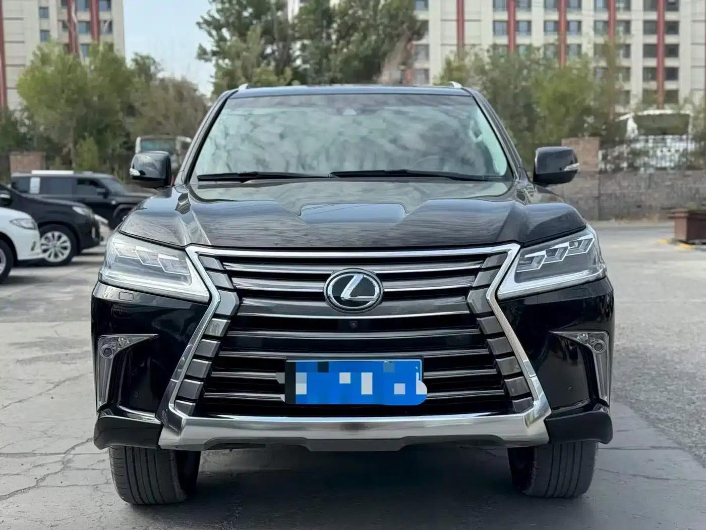 2016 Lexus LX 570 Premium Luxury Edition — миниатюра 2