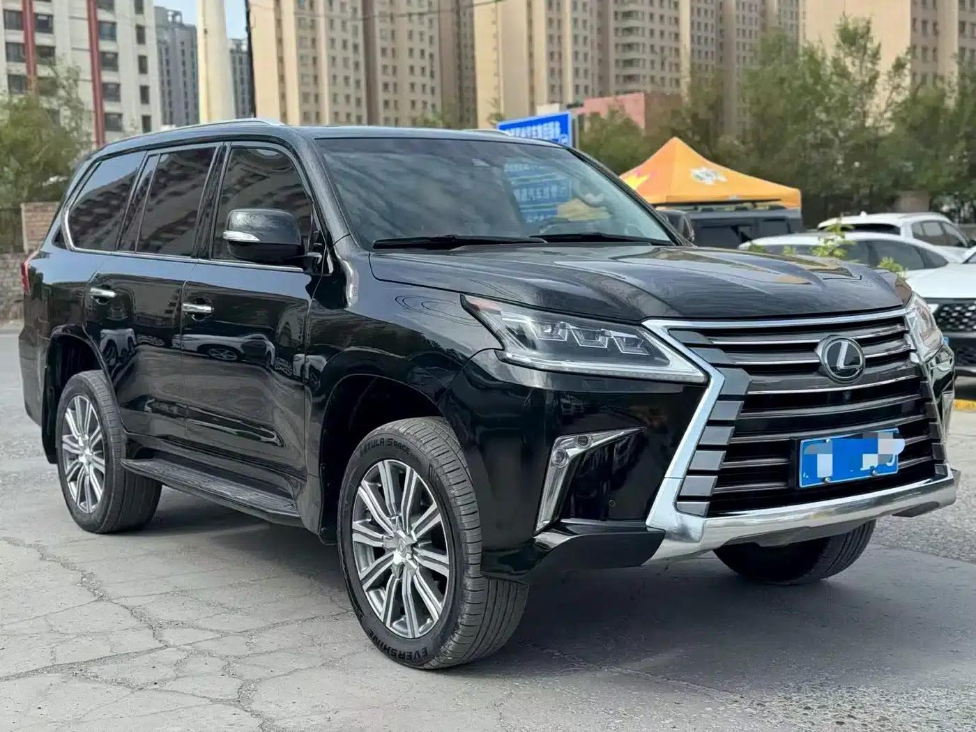 2016 Lexus LX 570 Premium Luxury Edition — миниатюра 3
