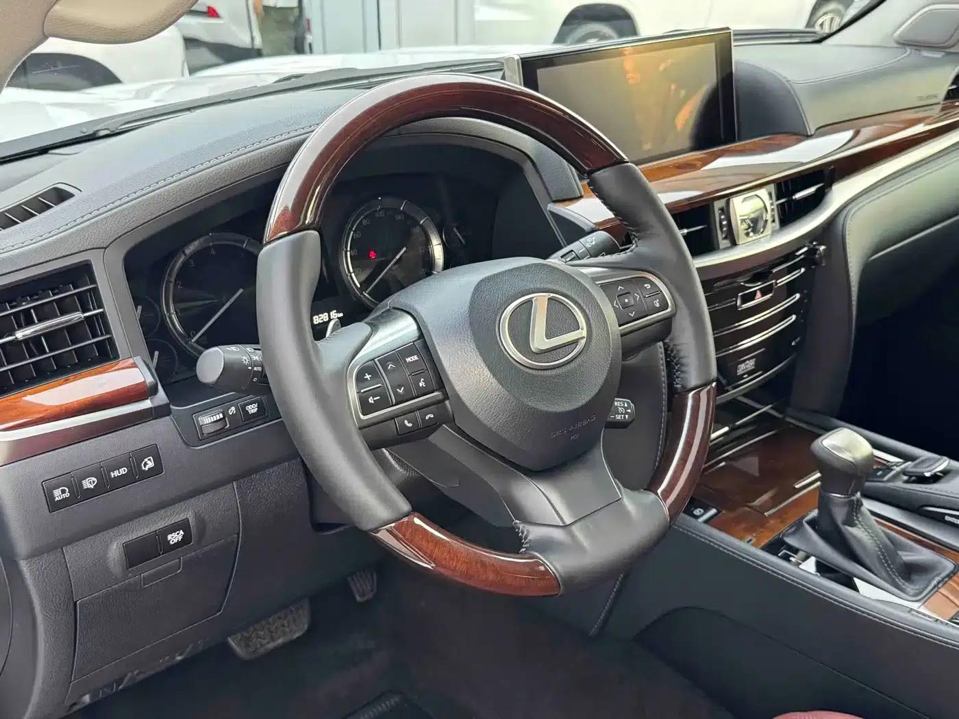 Lexus LX 2019 570 Dynamic Luxury Edition — миниатюра 11