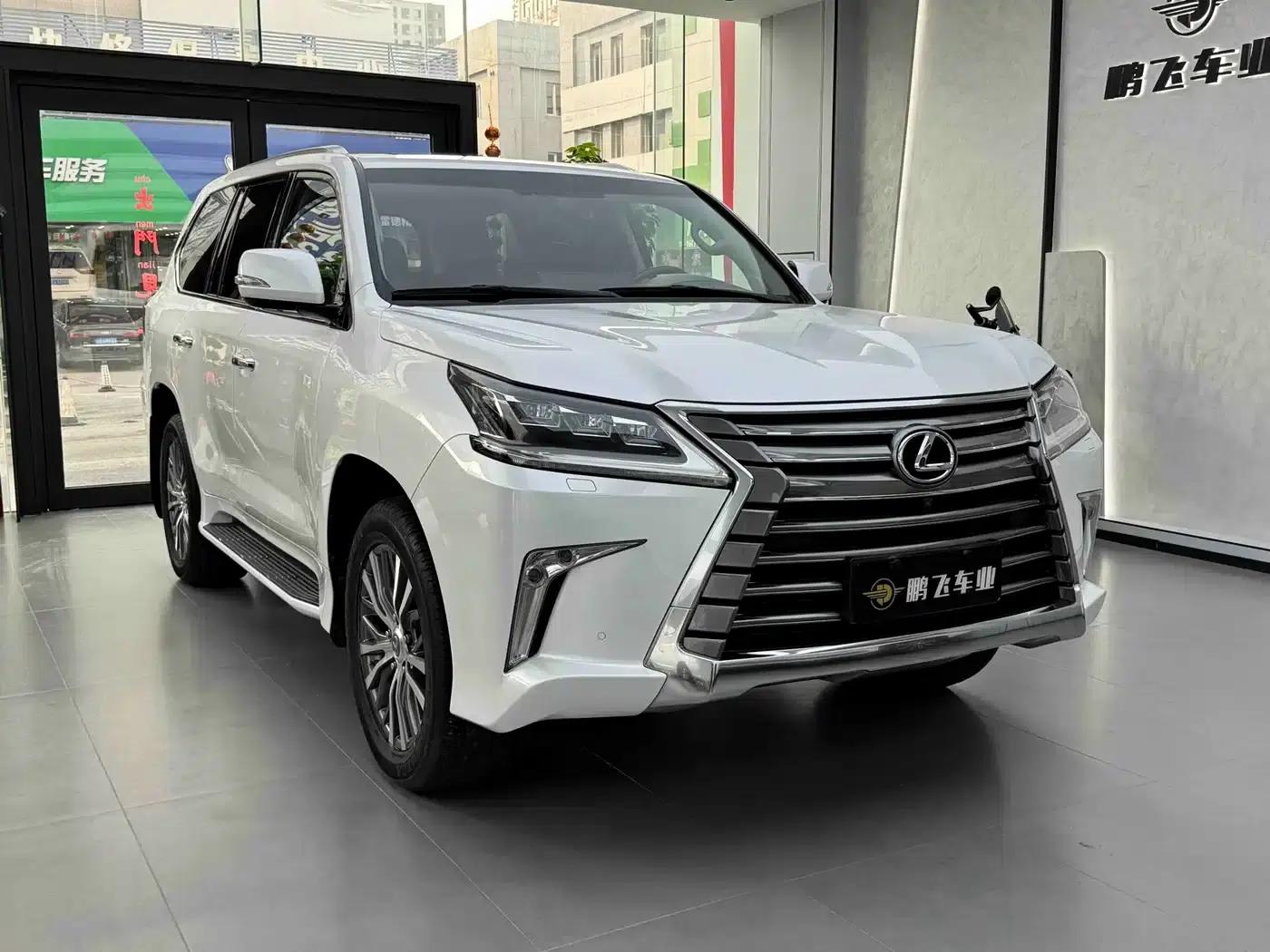 Lexus LX 2019 570 Dynamic Luxury Edition — миниатюра 3