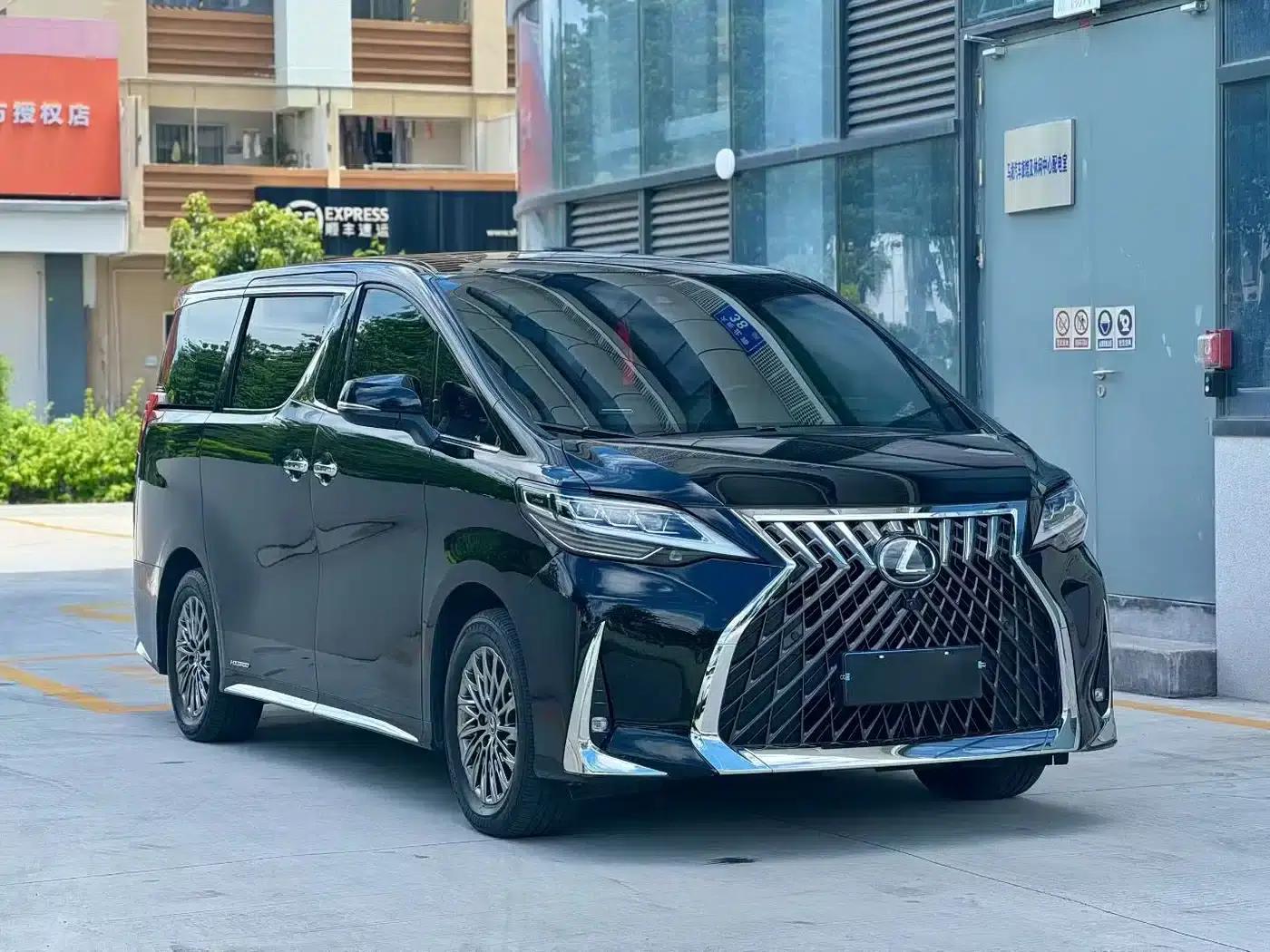 Lexus LM 2020 300h 7-Seat Elegant Edition — миниатюра 3