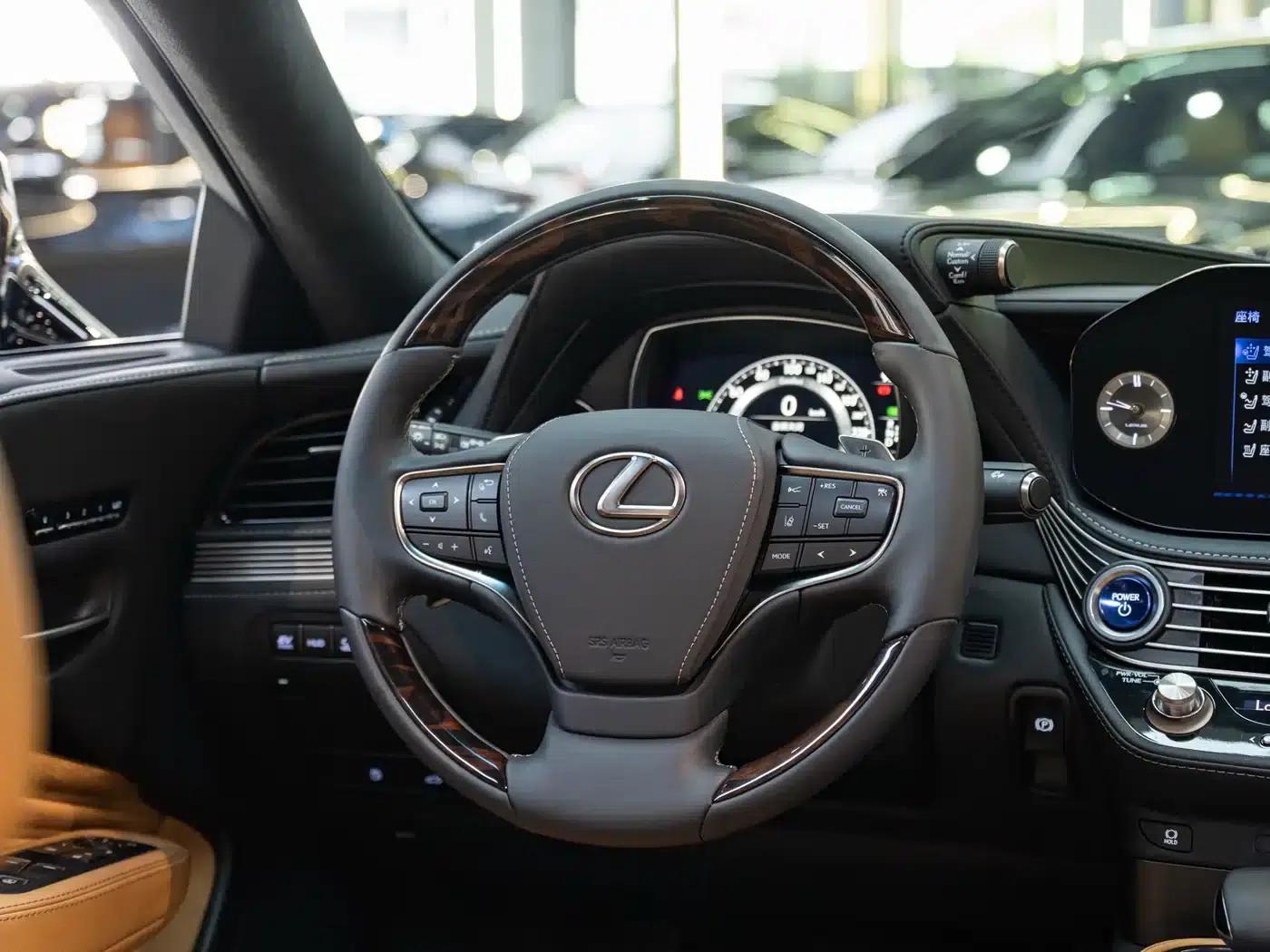 Lexus LS 2021 500h Luxury Edition — миниатюра 14