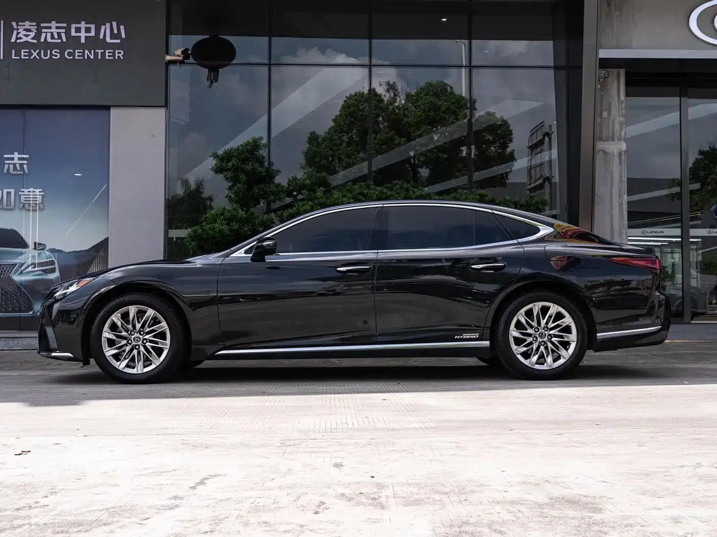 Lexus LS 2021 500h Luxury Edition — миниатюра 4
