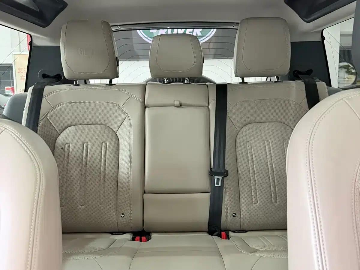 Land Rover Defender 2022 90 2.0T P300 Tiger Edition — миниатюра 10