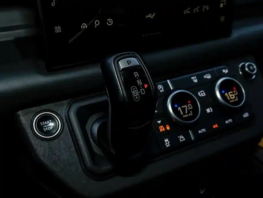 2023 Land Rover Defender Facelift 110 3.0T P400 X-DYNAMIC HSE — миниатюра 16
