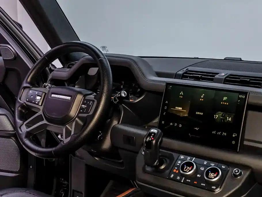 2023 Land Rover Defender Facelift 110 3.0T P400 X-DYNAMIC HSE — миниатюра 32