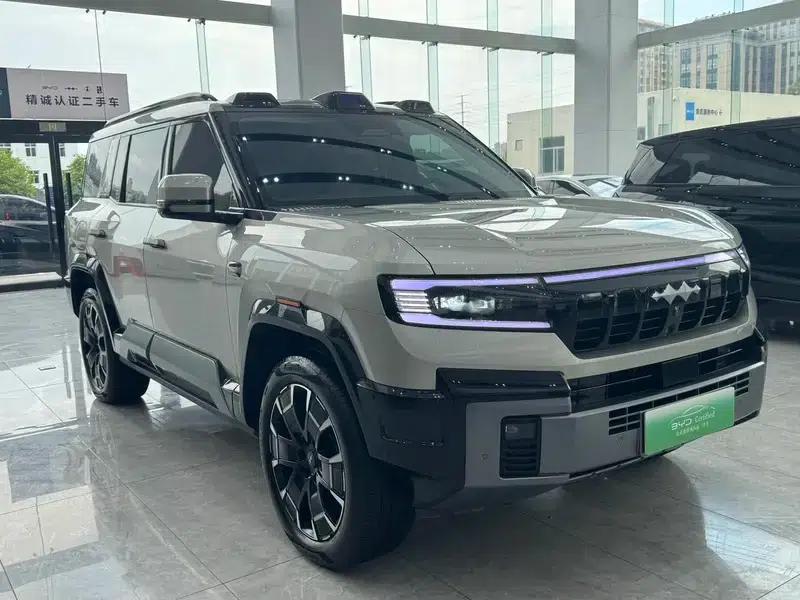 Leopard 8 2025 Smart & Brave Flagship Edition 6-seater — миниатюра 3