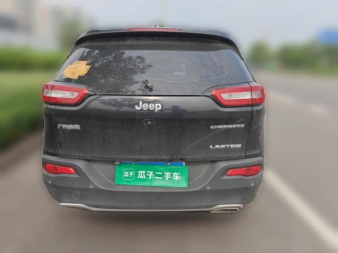 Jeep Cherokee 2017 2.4L Leading Edition — миниатюра 5