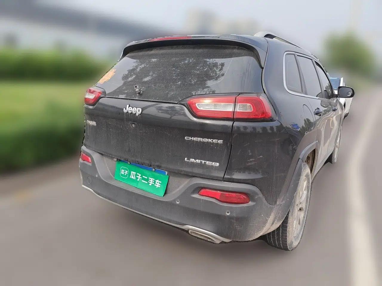 Jeep Cherokee 2017 2.4L Leading Edition — миниатюра 6