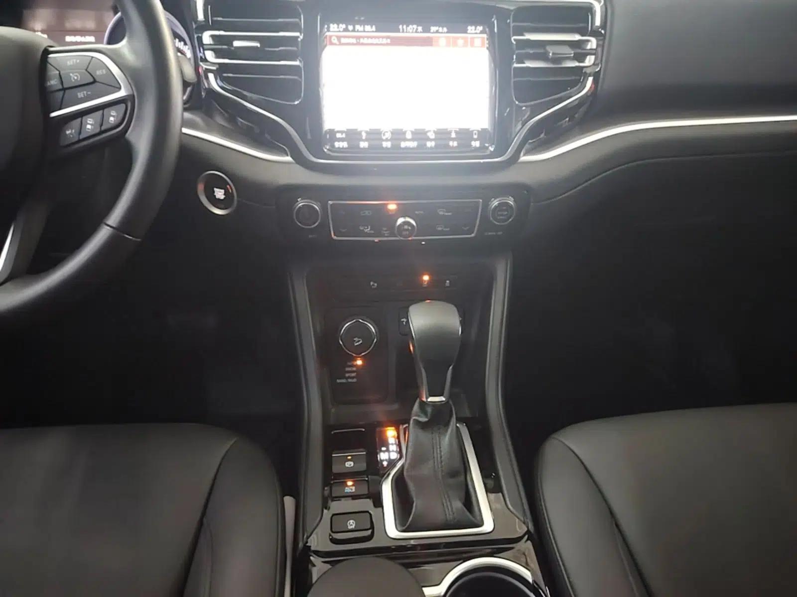 Jeep Grand Commander 2018 2.0T Four-Wheel Drive Prestige Edition China V — миниатюра 20