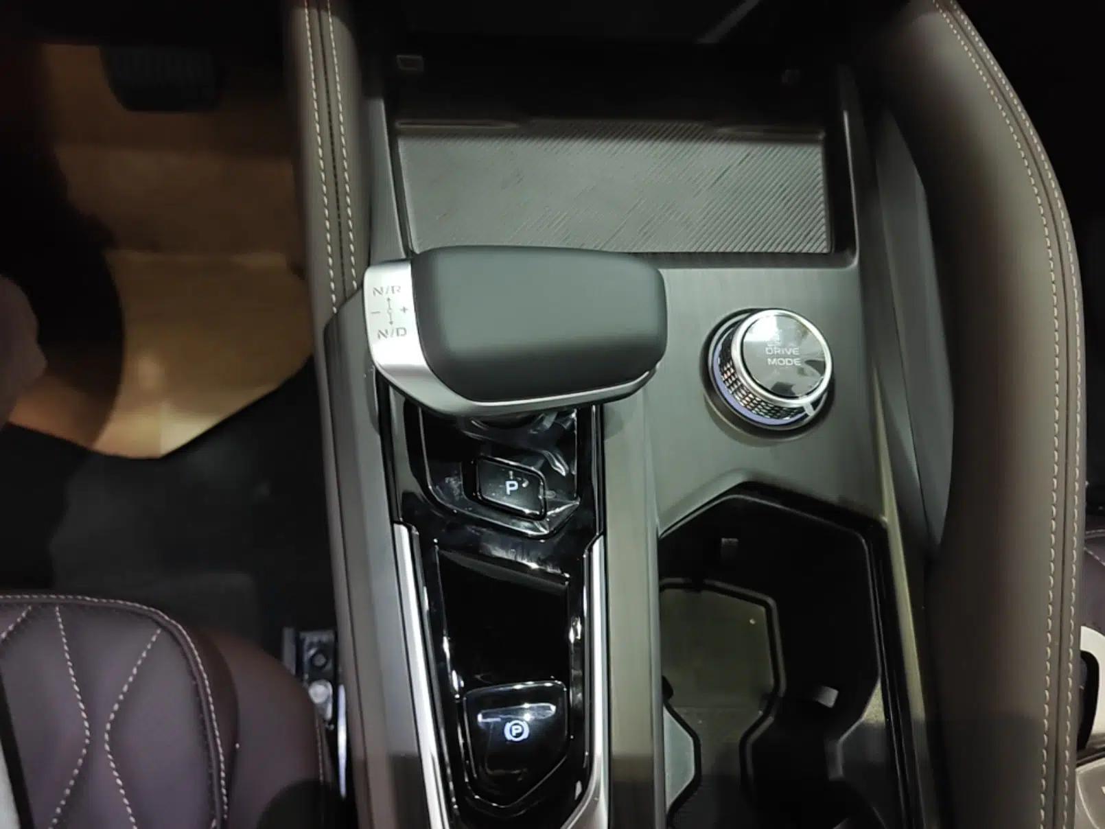Geely Auto Monjaro L 2025 2.0TD Automatic Xingyun Version — миниатюра 16