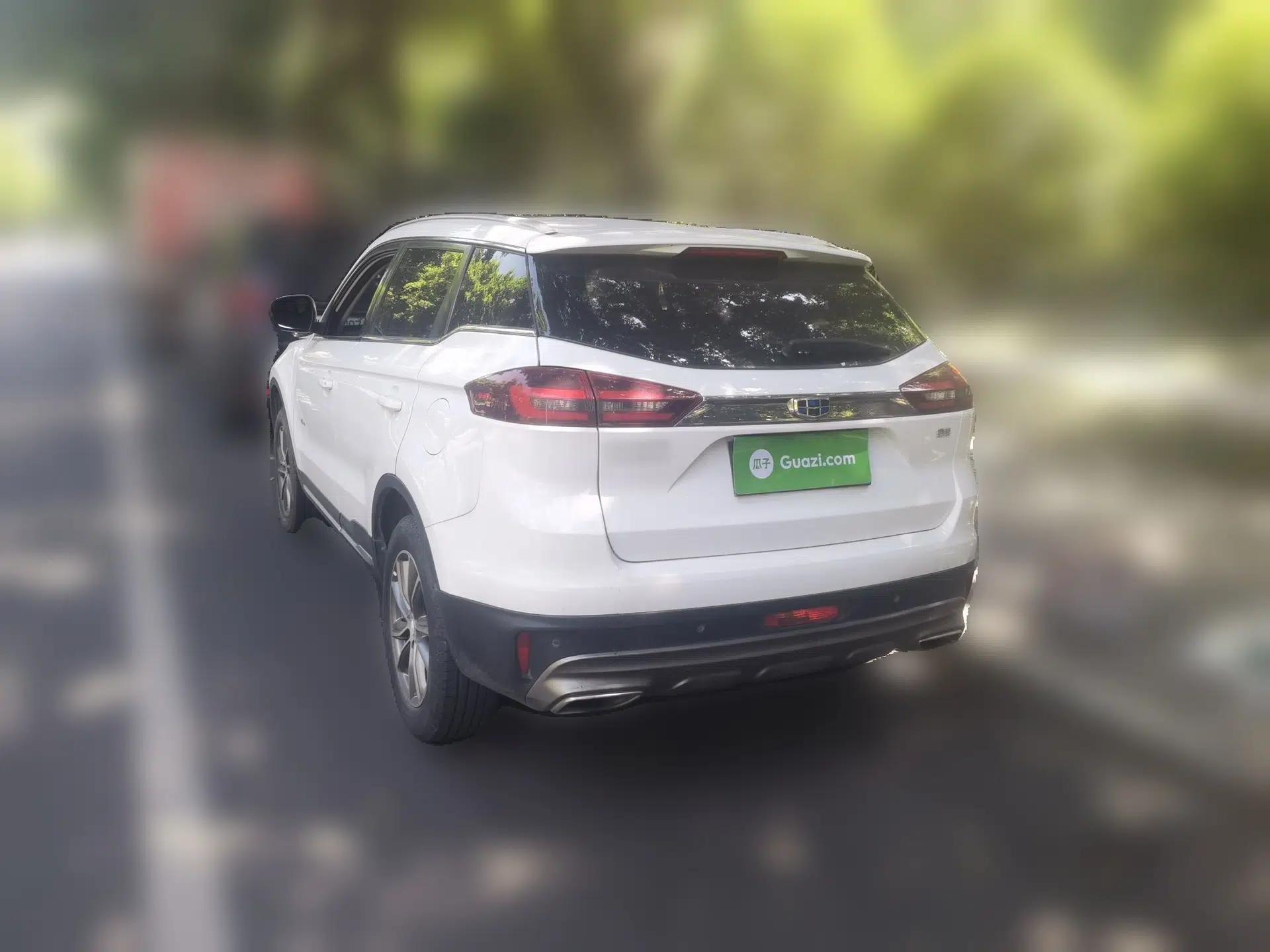 Geely Auto Emgrand X7 Sport 2018 1.8TD Automatic Two-Wheel Drive ZhiZun Model with 4G Connectivity — миниатюра 4