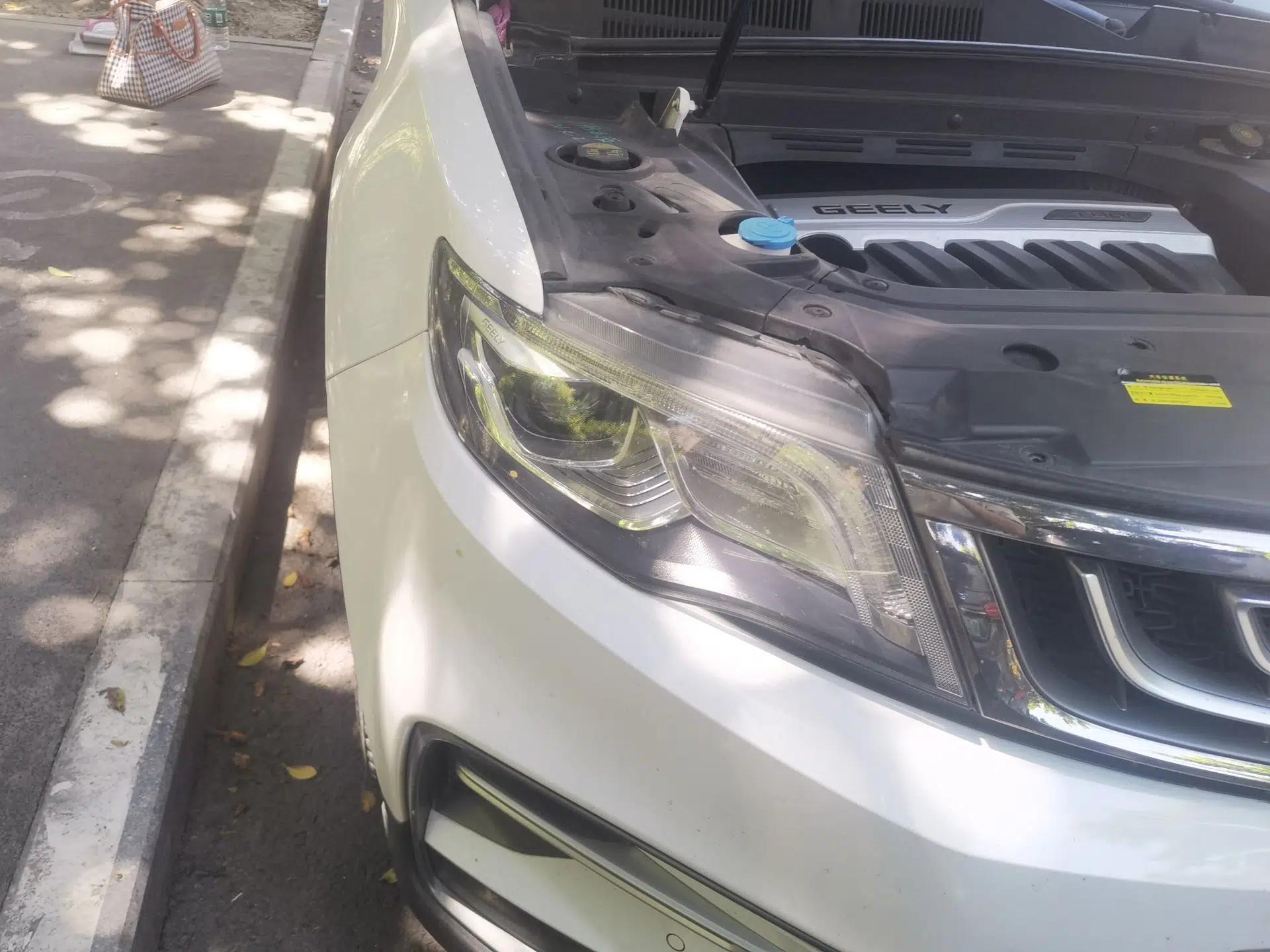 Geely Auto Emgrand X7 Sport 2018 1.8TD Automatic Two-Wheel Drive ZhiZun Model with 4G Connectivity — миниатюра 7