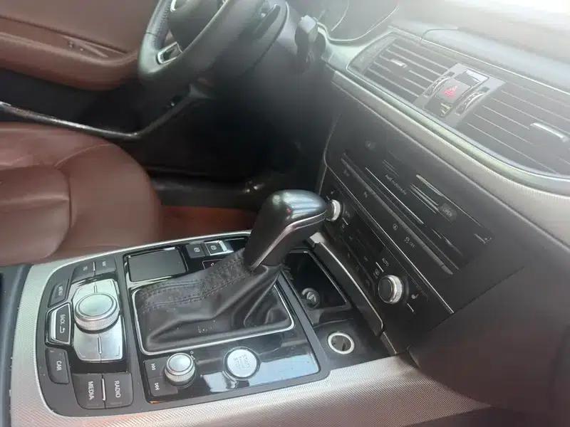 Audi A6L 2018 30th Anniversary Edition 35 TFSI Fashion Model — миниатюра 4