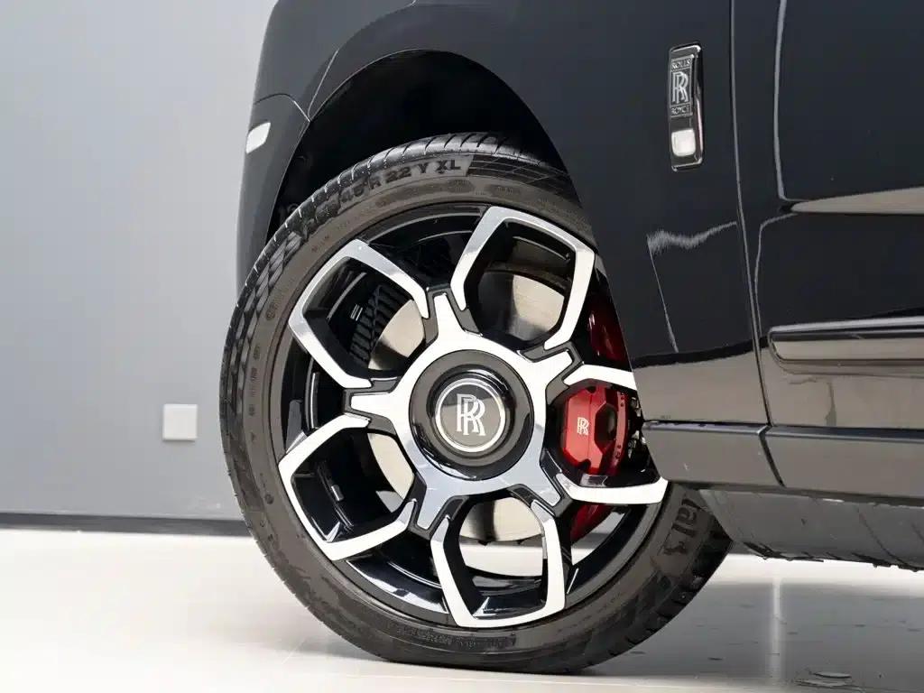 2024 Cullinan Black Badge — миниатюра 5