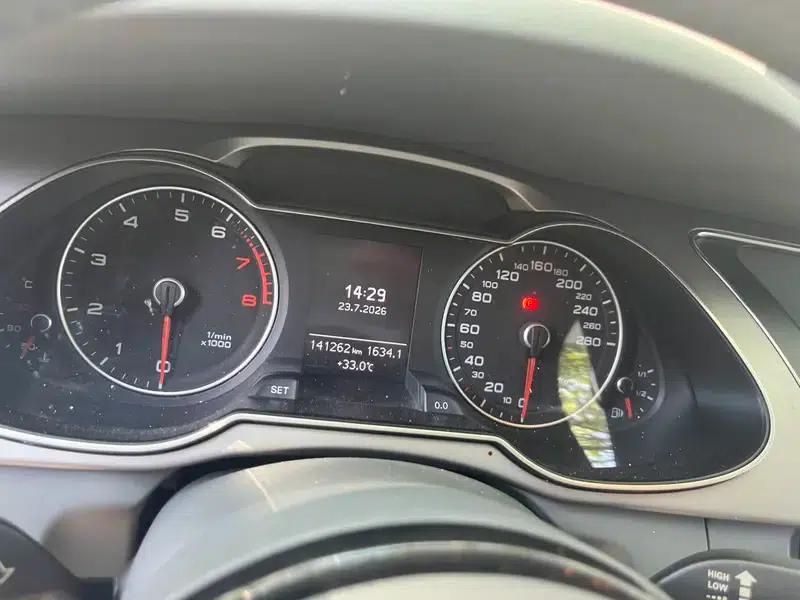 Audi A4L 2013 35 TFSI Automatic Standard Edition — миниатюра 9