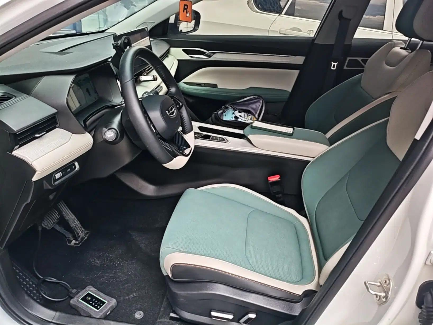 Geely Auto Emgrand L HiP 2022 1.5TD-DHT Pro 100KM Super Swift — миниатюра 17