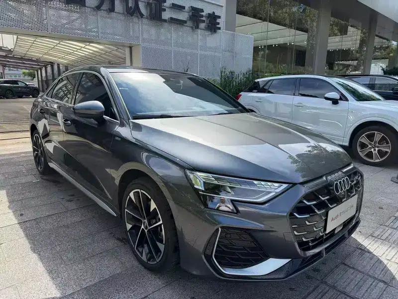 Audi A3 2025 A3L Limousine 35 TFSI Flying Spur Luxury Edition — миниатюра 3