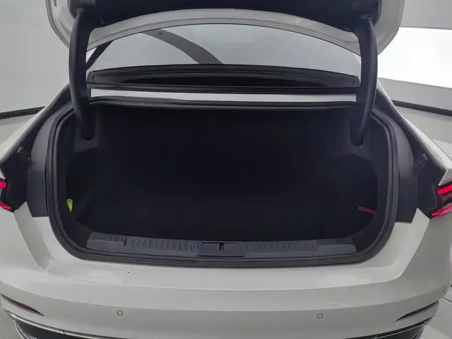 Lincoln Z 2022 Facelift i-Enjoy Premium Edition — миниатюра 4