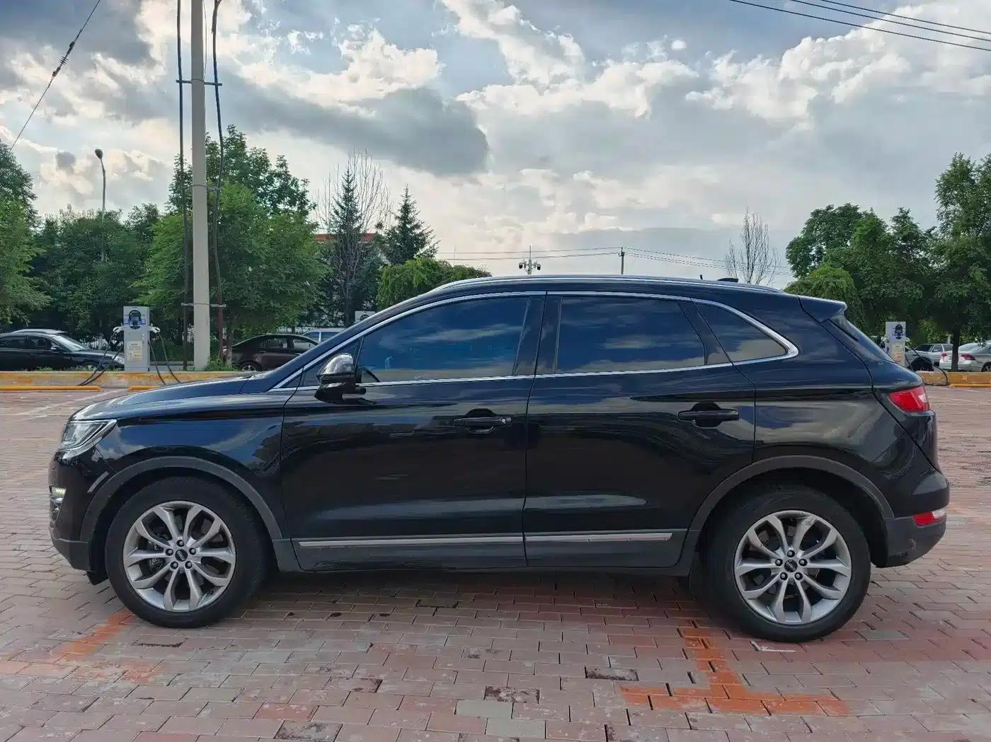 Lincoln MKC 2016 2.0T 2WD Premium Edition — миниатюра 8