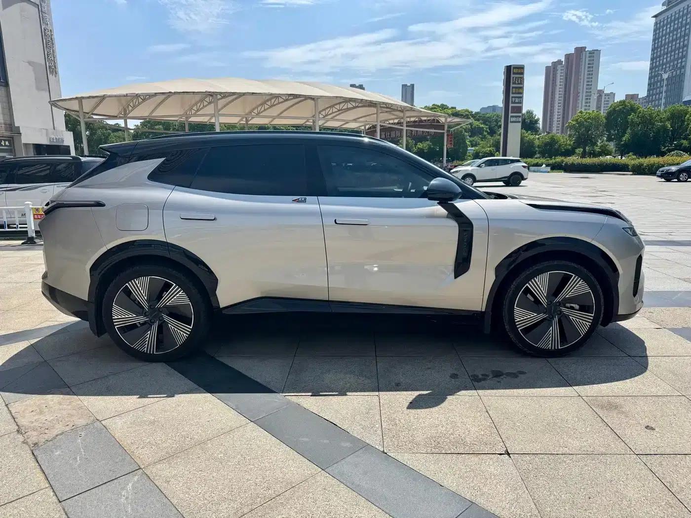 Lynk & Co 08 EM-P 2023 Model, 220km/h, Halo 4WD Performance — миниатюра 4