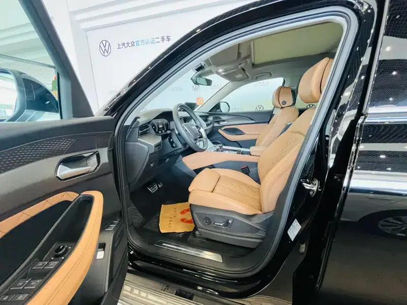Audi Q6 2024 45TFSI quattro Qiyun Edition Yulin Package 6-seater — миниатюра 11