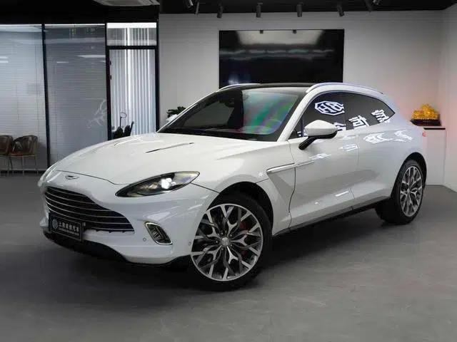 Aston Martin DBX 2023 4.0T V8 707