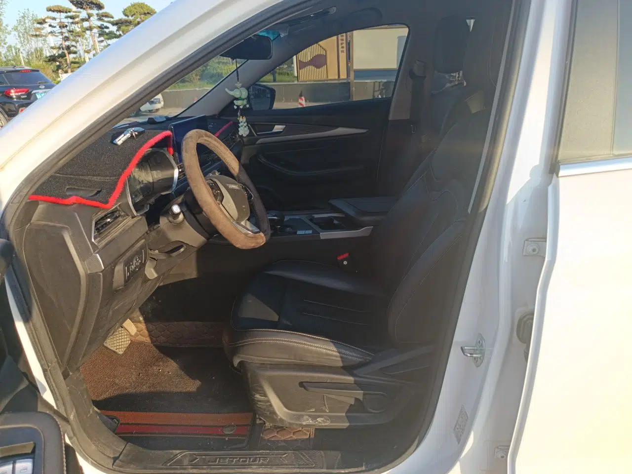 JETOUR X70 2023 1.5T DCT Flagship Edition 5 Seats — миниатюра 12