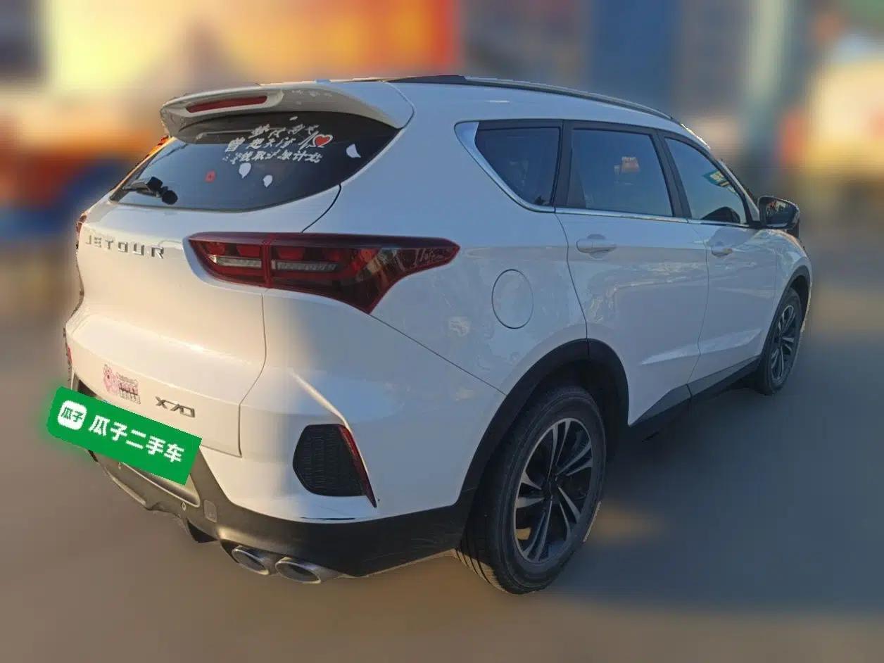 JETOUR X70 2023 1.5T DCT Flagship Edition 5 Seats — миниатюра 4