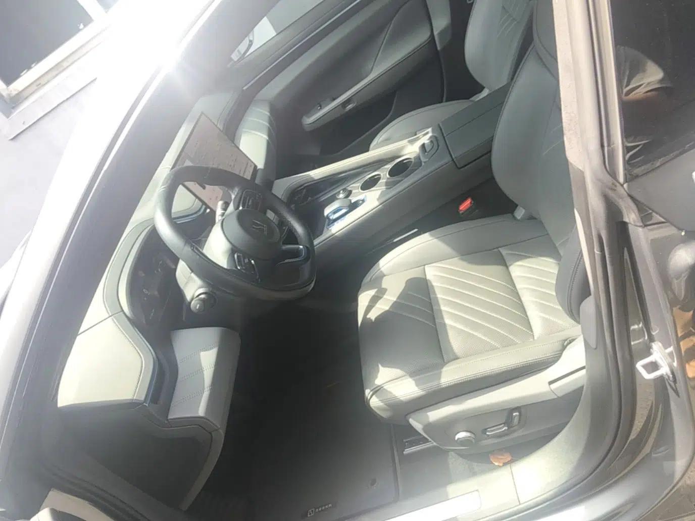 Zeekr 001 2024 WE Edition 100 kWh Rear-Drive — миниатюра 17