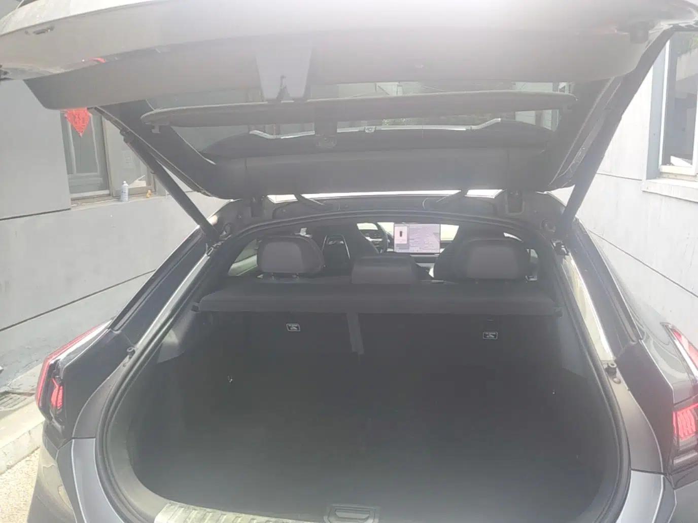 Zeekr 001 2024 WE Edition 100 kWh Rear-Drive — миниатюра 22