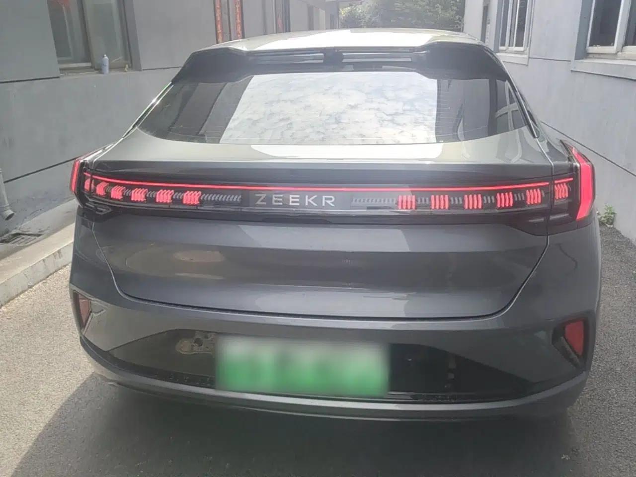 Zeekr 001 2024 WE Edition 100 kWh Rear-Drive — миниатюра 5