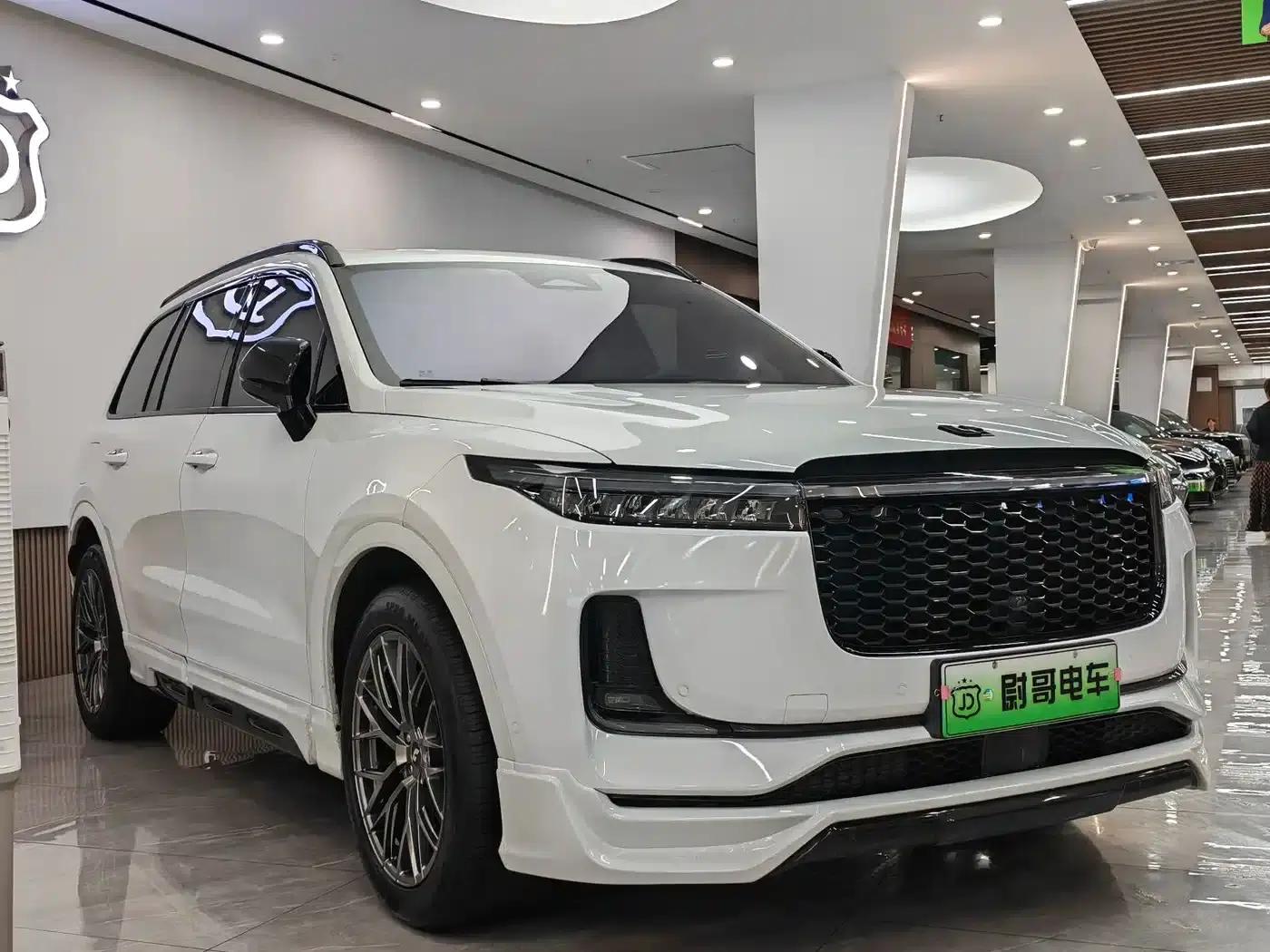 Li Auto ONE 2021 Extended Range 6-Seater — миниатюра 1