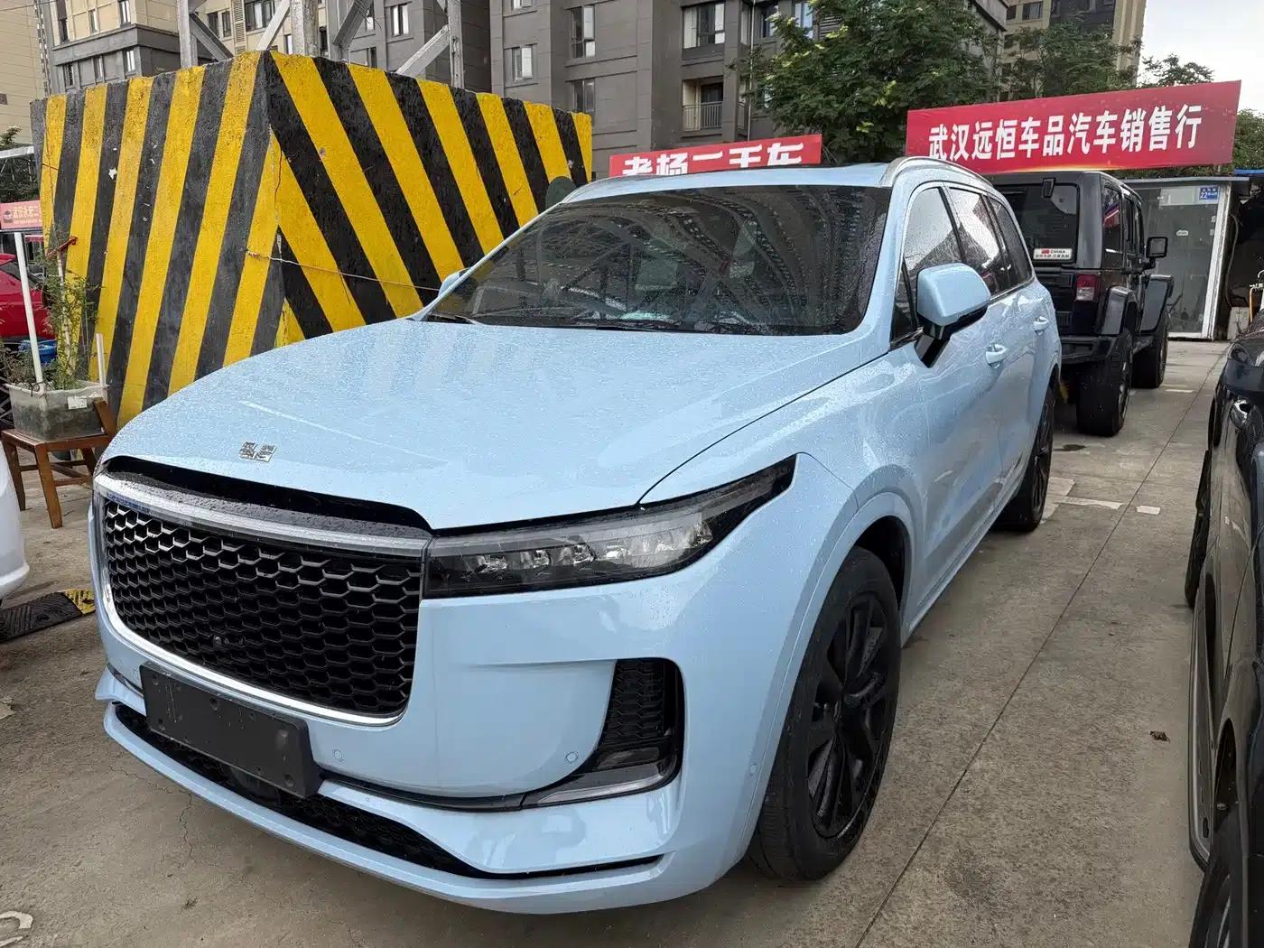 Li Auto ONE 2021 Extended Range 6-Seater — миниатюра 3