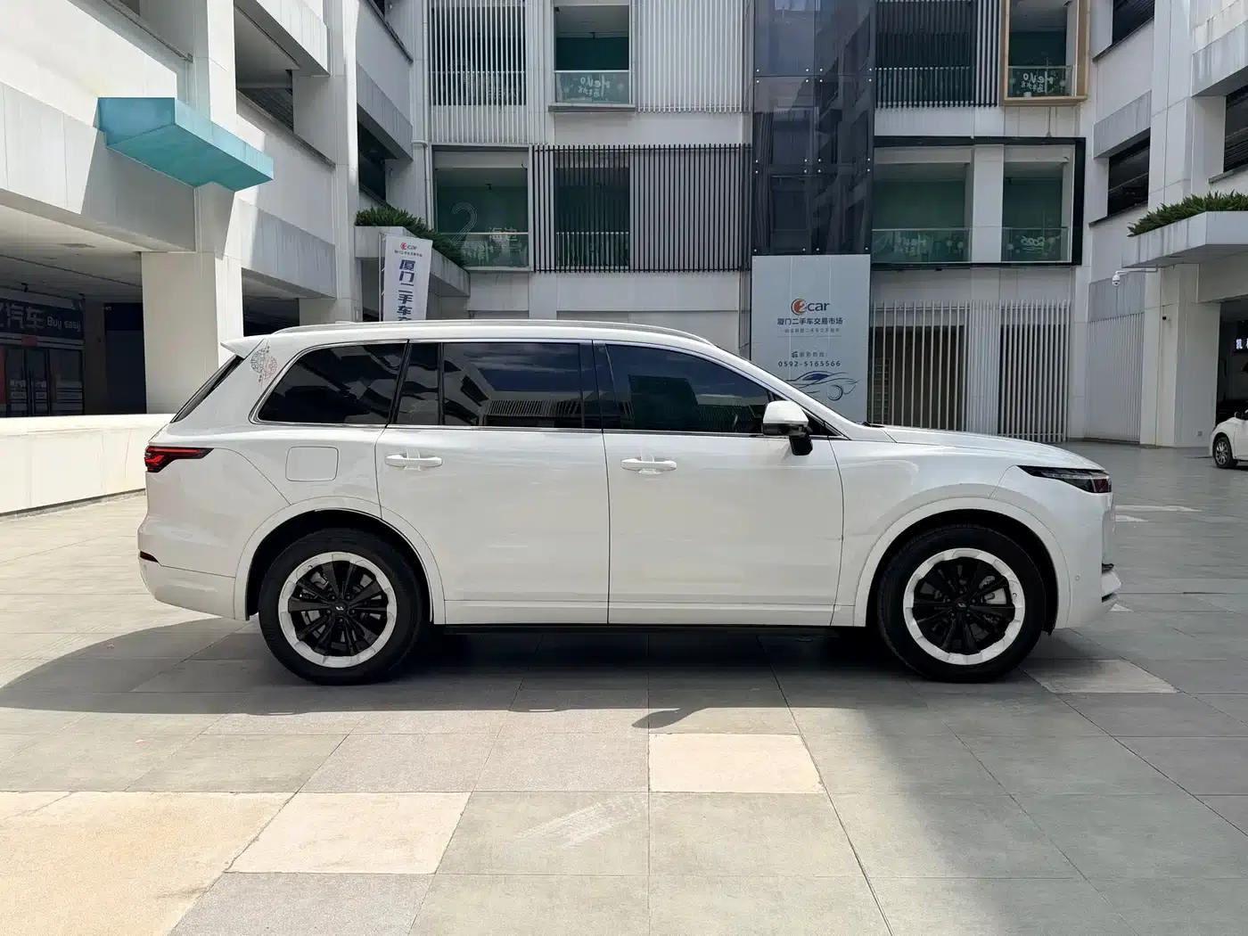 Li Auto ONE 2020 Extended Range 6-Seater — миниатюра 4