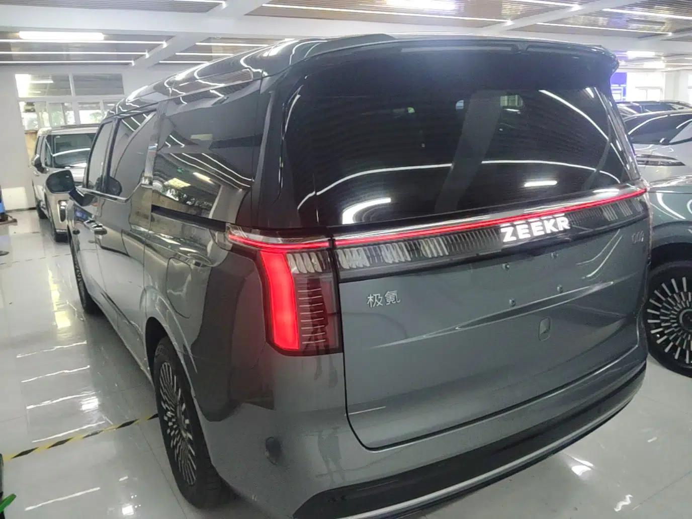 Zeekr 009 2024 Six-Seat Executive Version 4WD 108 kWh — миниатюра 4